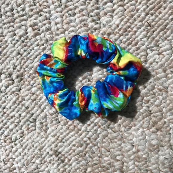 Classic Tye-Dye Scrunchie - Picture 2 of 2